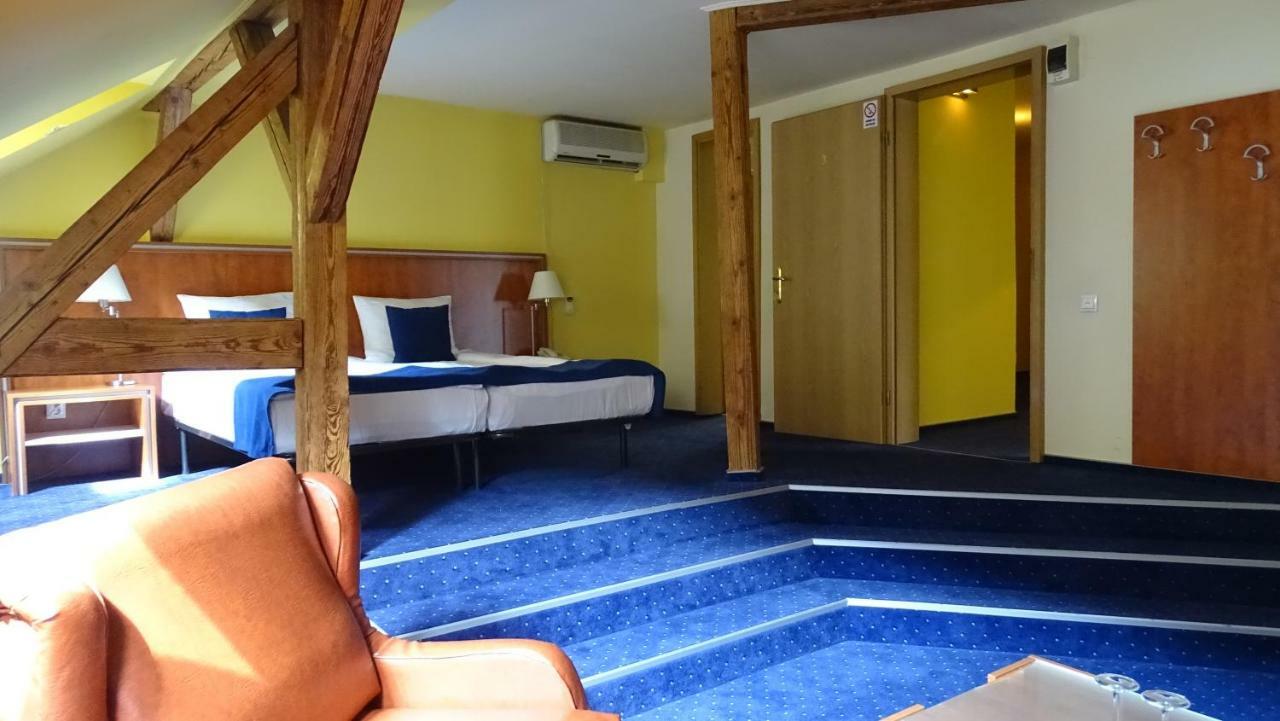 Casa Elysee Hotel Deva Exterior photo